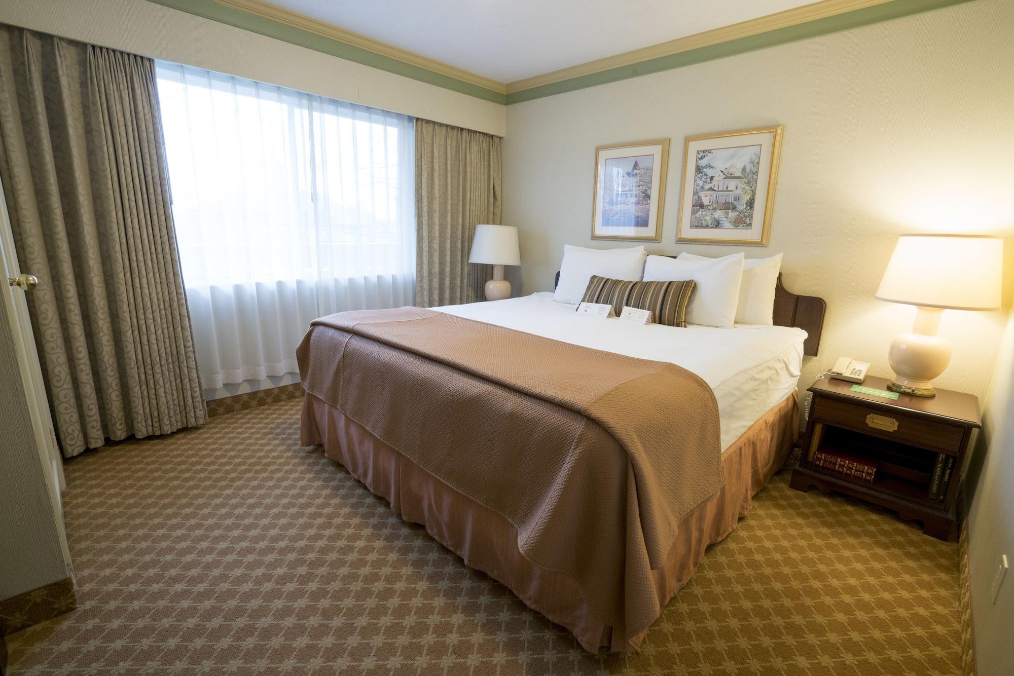 Royal Scot Hotel & Suites Виктория Экстерьер фото