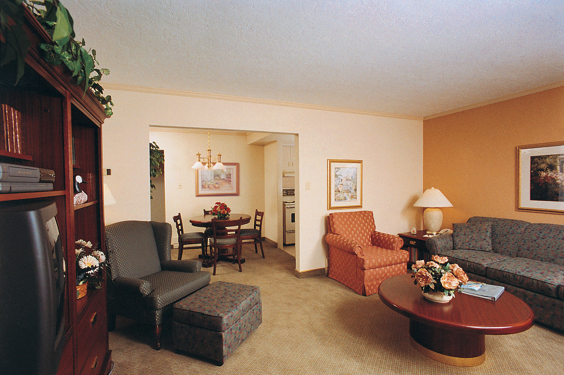 Royal Scot Hotel & Suites Виктория Экстерьер фото