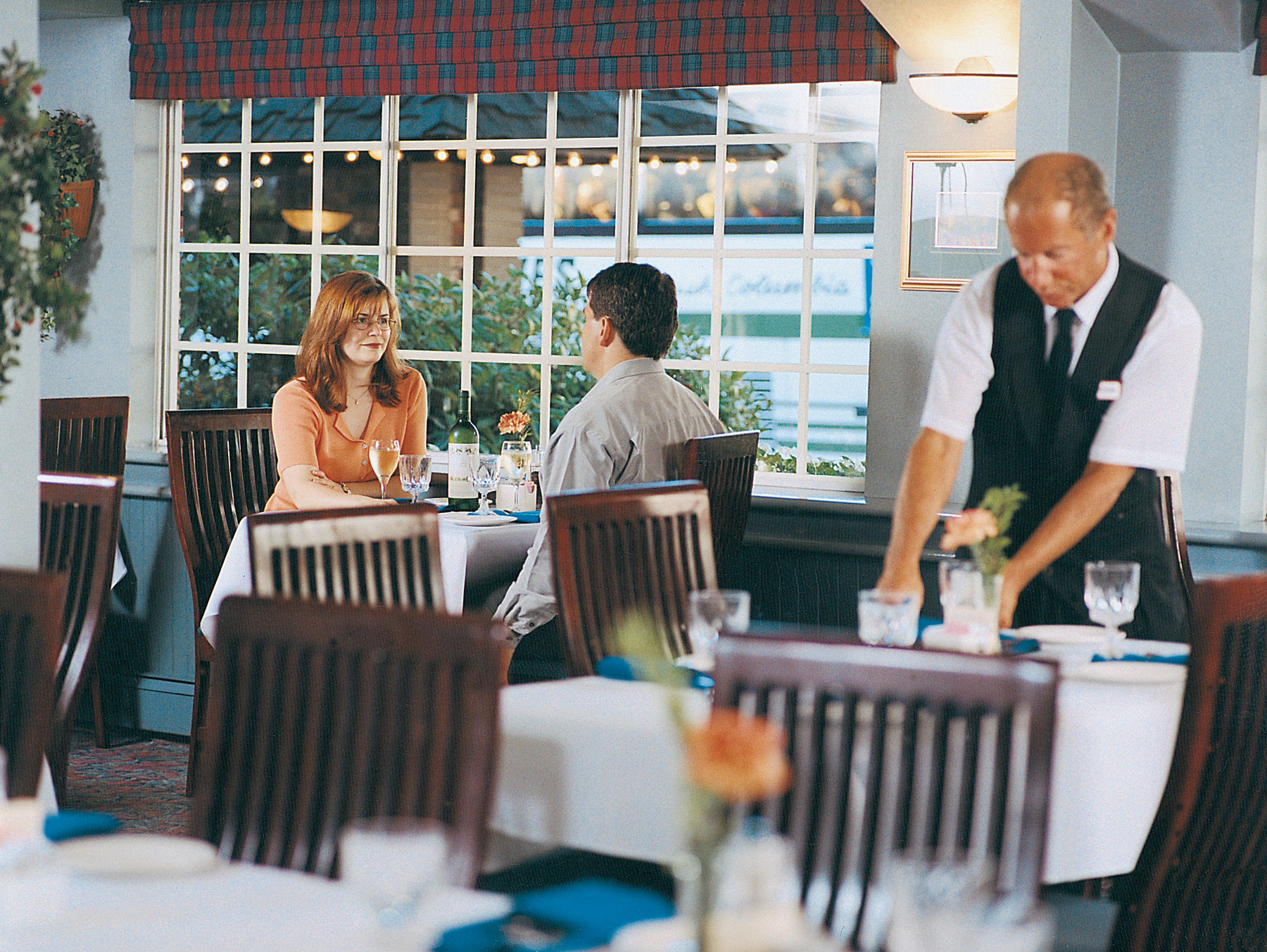 Royal Scot Hotel & Suites Виктория Экстерьер фото