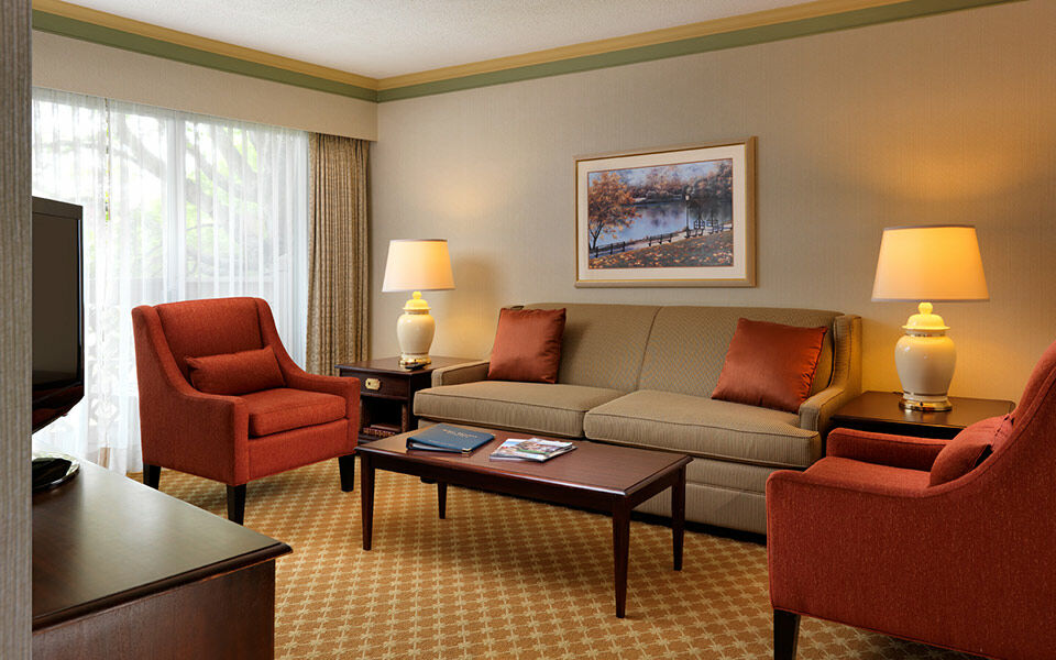 Royal Scot Hotel & Suites Виктория Экстерьер фото